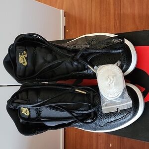 Air Jordan 1 Retro High OG (555088 031)